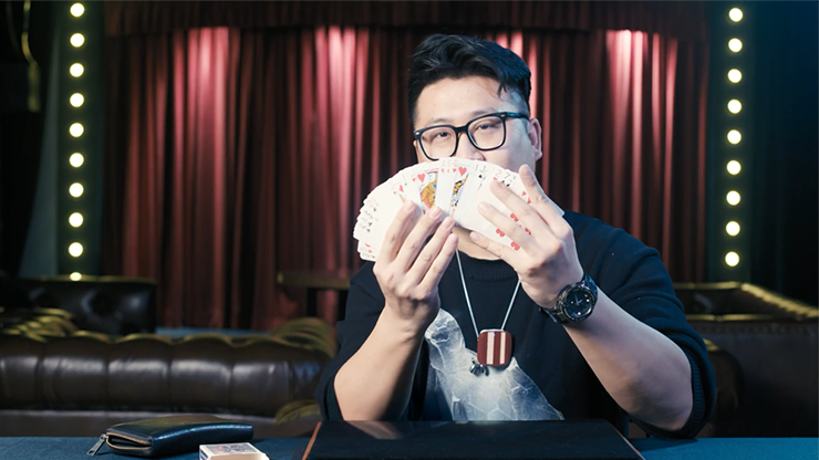 The Right Bill (GBP) by Wang Zhe & Bacon Magic